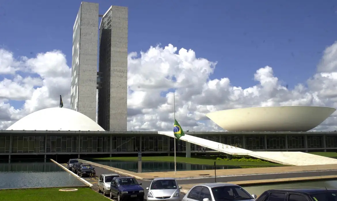 aprova pena maior para exploração sexual de crianças