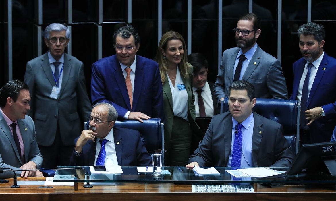 aprova projeto que proíbe empréstimo consignado não autorizado