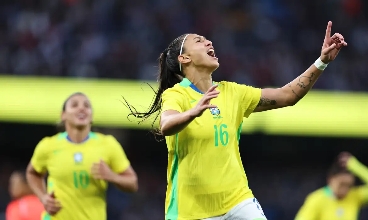 Brasil vence Inglaterra