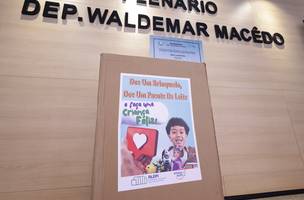 Doe um brinquedo, doe um pacote de leite. (Foto: Reprodução | Alepi)
