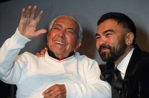 Maurício de Sousa e Mauro Sousa, que interpreta o pai, Mauricio de Sousa, na cinebiografia (Foto: Brazil News)
