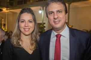 Ministro Camilo Santana exalta a mulher conselheira pelo doutorado (Foto: Reprodução)
