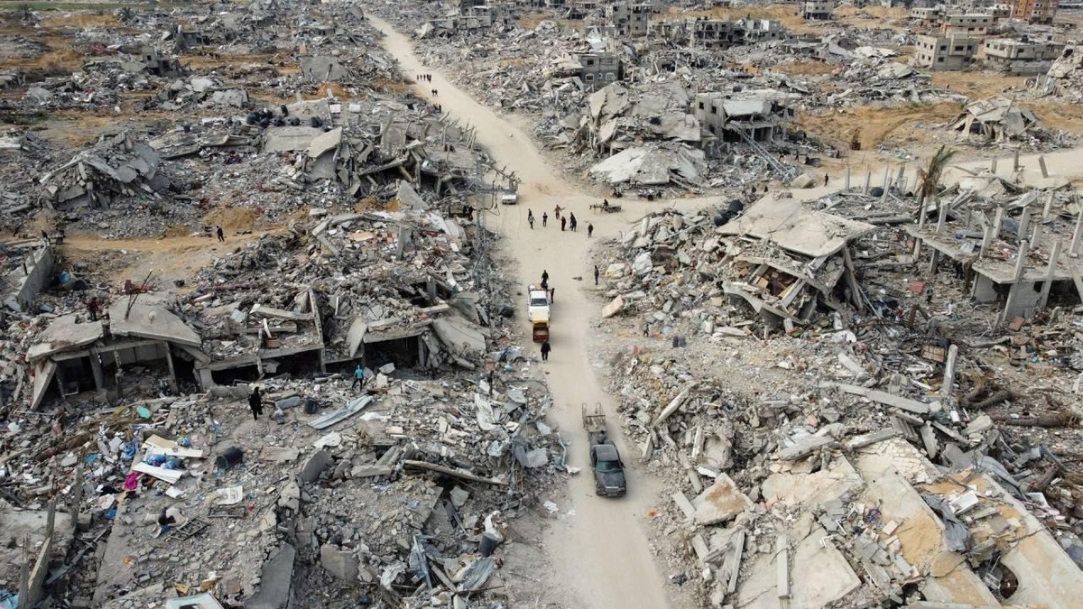 Uma imagem de drone mostra casas e prédios palestinos em ruínas, após um cessar-fogo entre Israel e o Hamas, em Rafah, no sul da Faixa de Gaza, em 22 de janeiro de 2025. REUTERS/Mohammed Salem/Foto de arquivo