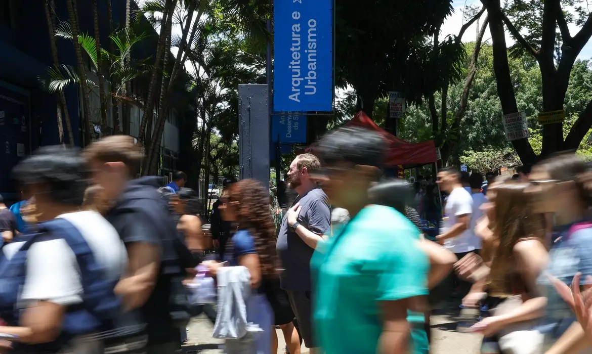 Abstenção chegou a 27%