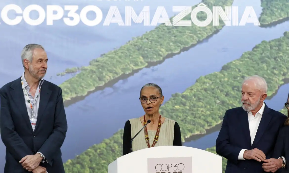 Alemanha dará 1 bilhão de euros para florestas tropicais