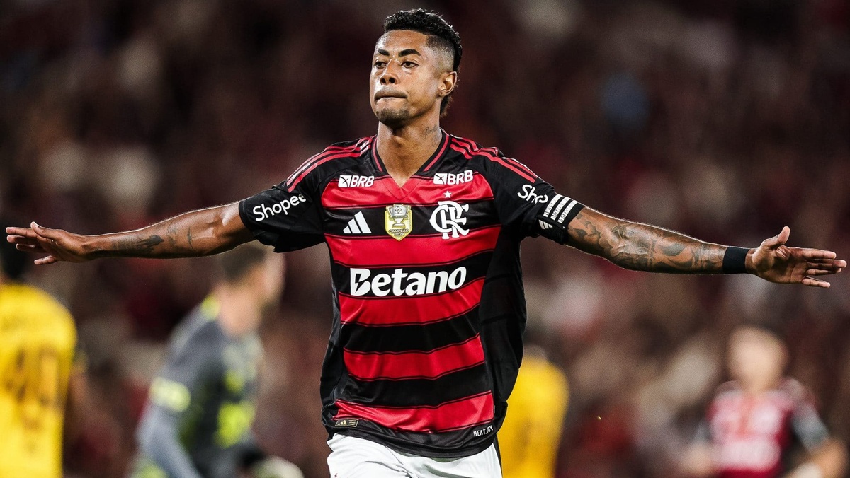 Bruno Henrique comemorando gol