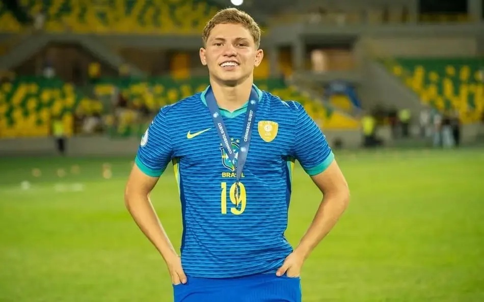 Dell, atacante do Brasil na Copa do Mundo sub-17.