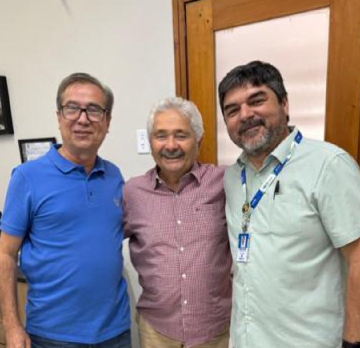 Elmano  com diretores da Uturb. Caçando o que fazer no mqndato de quatro meses cono deputado