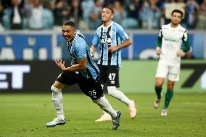 Grêmio comemora vitória sobre o Palmeiras