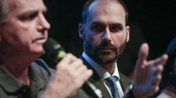 Jair e Eduardo Bolsonaro (Foto: Igo Estrela/Metrópoles @igoestrela)