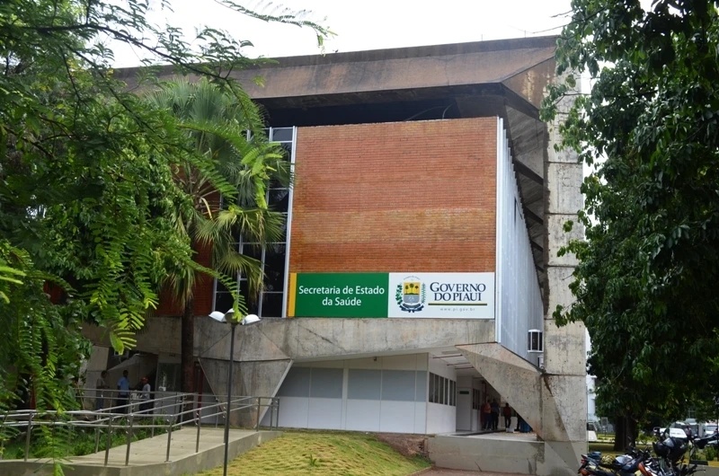 lança concurso público