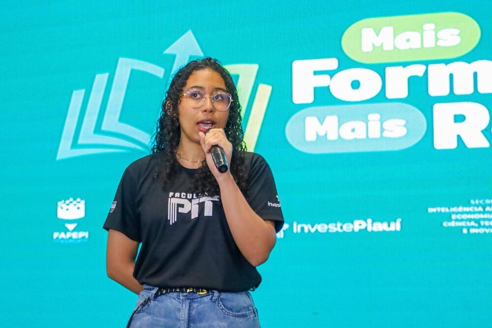 Lanna Bastos, ex-aluna da rede estadual de ensino