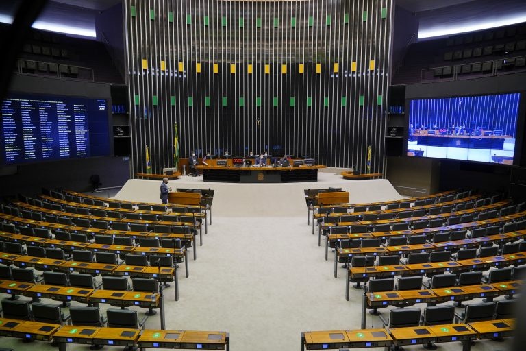 Comissão aprova Orçamento de 2026 com superávit de R$ 34,5 bilhões