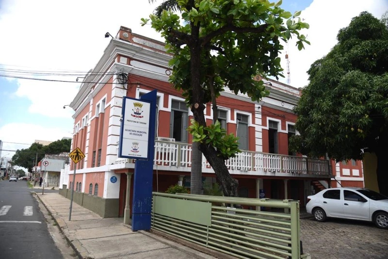 convoca 108 Professores e Pedagogos aprovados