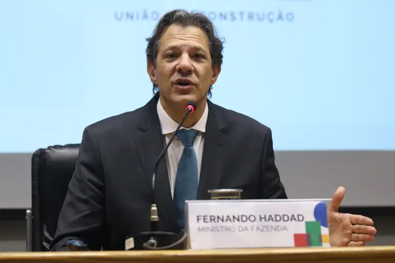 Haddad diz que Congresso decide corte de incentivos para fechar Orçamento