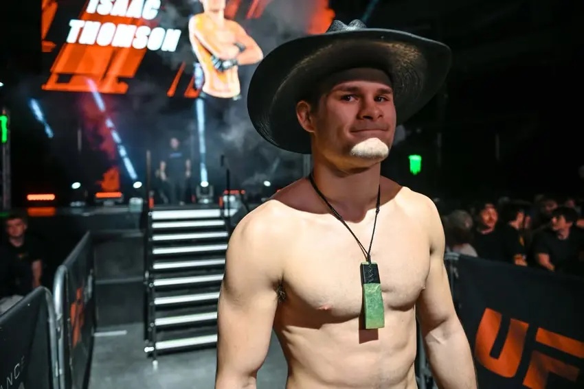 Isaac Thomson enfrentará Tubarão no UFC Vegas 112