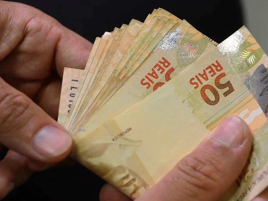 Novo salário mínimo deve injetar R$ 81,7 bilhões na economia em 2026