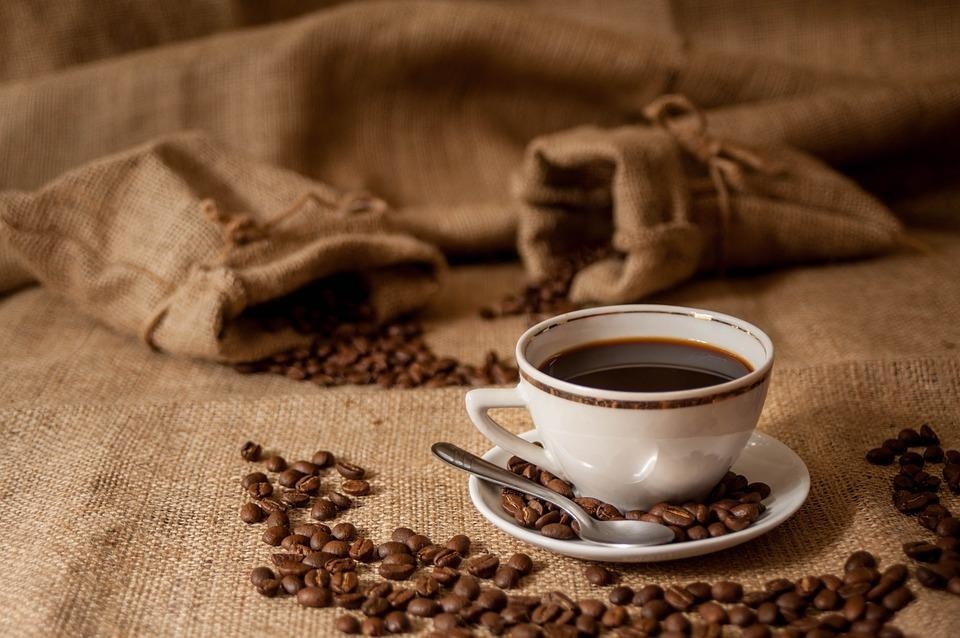 Preço do café deve recuar em 2026 com safra maior e fim do tarifaço