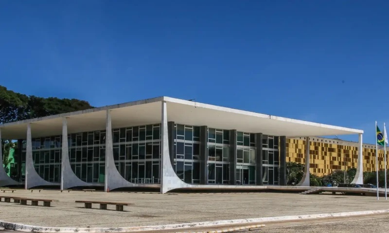 sanciona reajuste do judiciário com veto a aumentos futuros