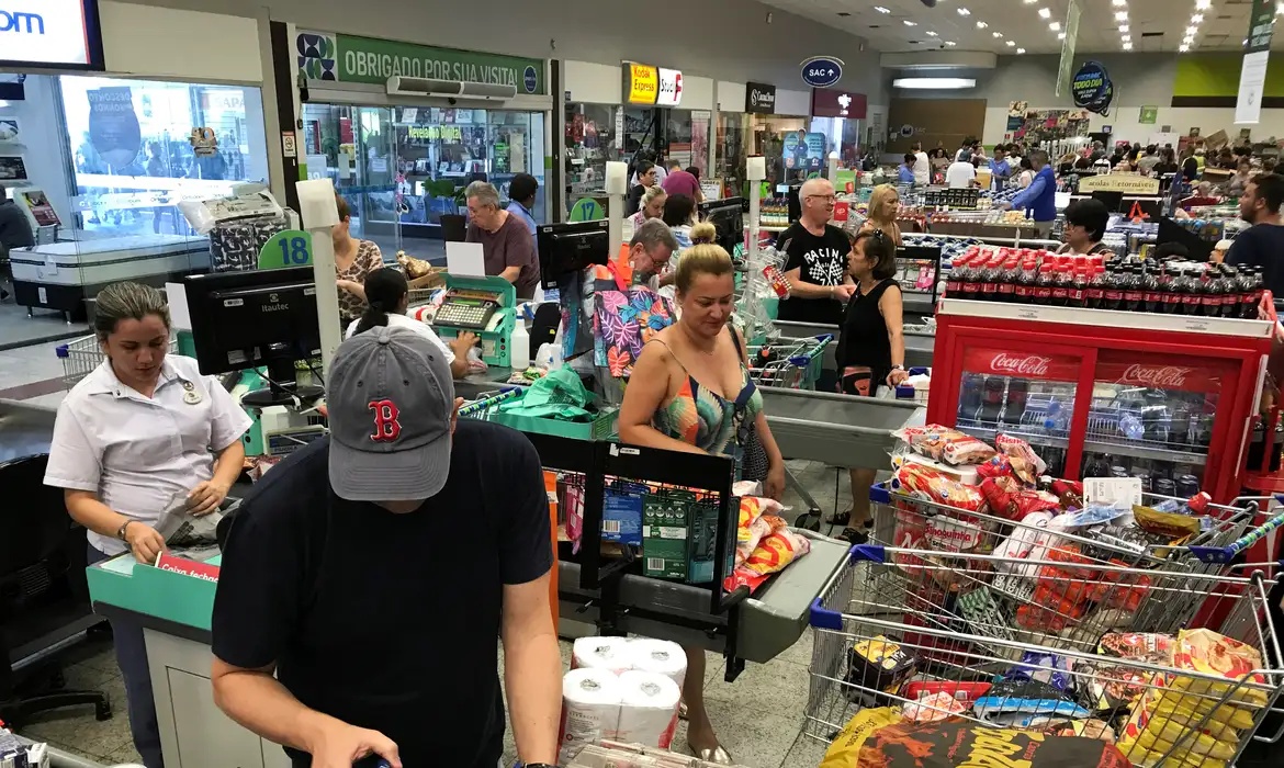 mercado financeiro eleva previsão da inflação