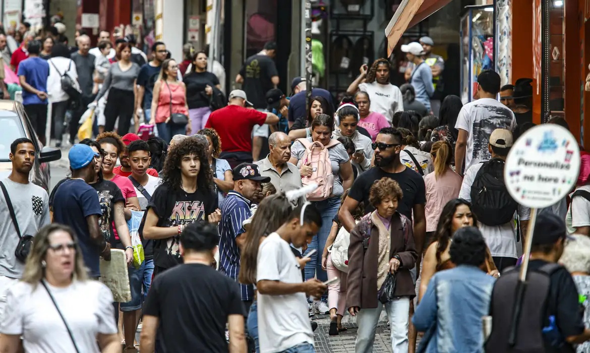 equivale a 58% da de brancas, mostra estudo