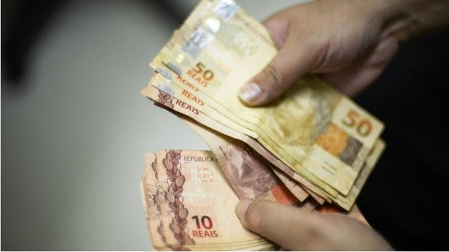 Com novo consignado sobra no orçamento das famílias deve ser direcionada a consumo ou novos empréstimos