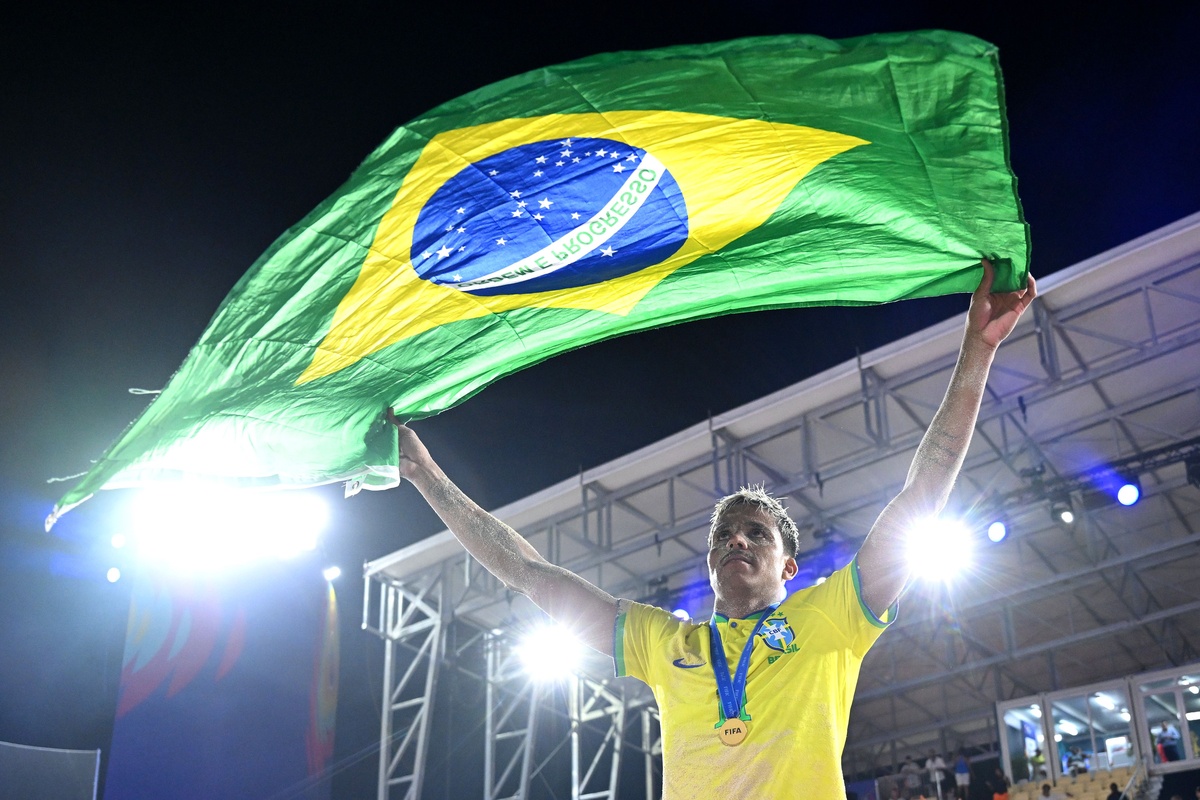 Mauricinho se sente orgulhoso por representar o Brasil