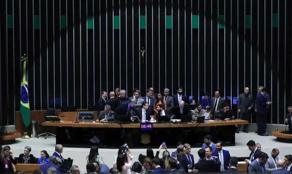 PL proíbe desconto automático no INSS