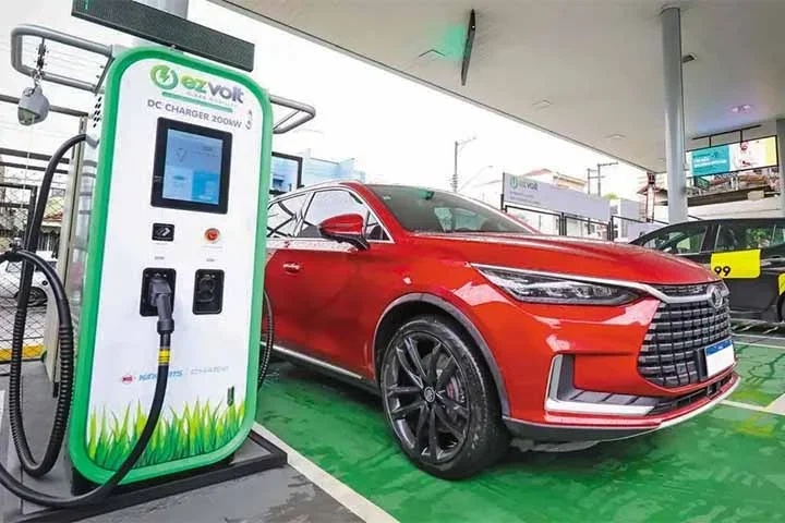 Veículos elétricos oferecem economia de até R$ 3 mil por mês em comparação aos a combustão.