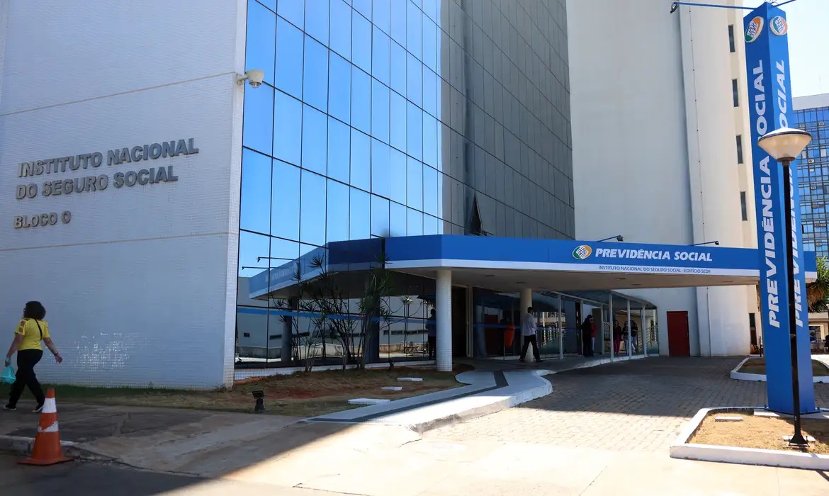 Justiça bloqueia R$ 2,8 bi de envolvidos