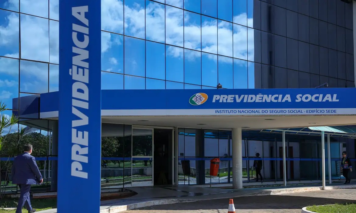 AGU pede homologação de acordo para devolver descontos ilegais