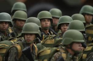 aprovam MP que aumenta vencimento de militares (Foto: Senadores)