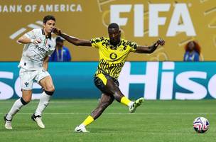 Guirassy finaliza para abrir o placar em Borussia Dortmund x Monterrey, oitavas de final da Copa do Mundo de Clubes (Foto: FIFA/FIFA via Getty Images)