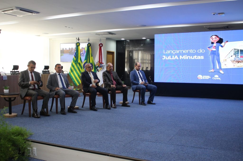 lança JuLIA Minutas
