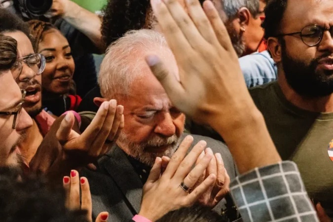 Longa revela o crescimento da influência de líderes evangélicos na política brasileira