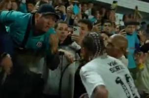 Neymar discutiu com torcedor do Santos na Vila Belmiro (Foto: Reprodução)