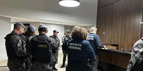 Agentes federais em loja em Teresina. De quem é? Não seja curioso.