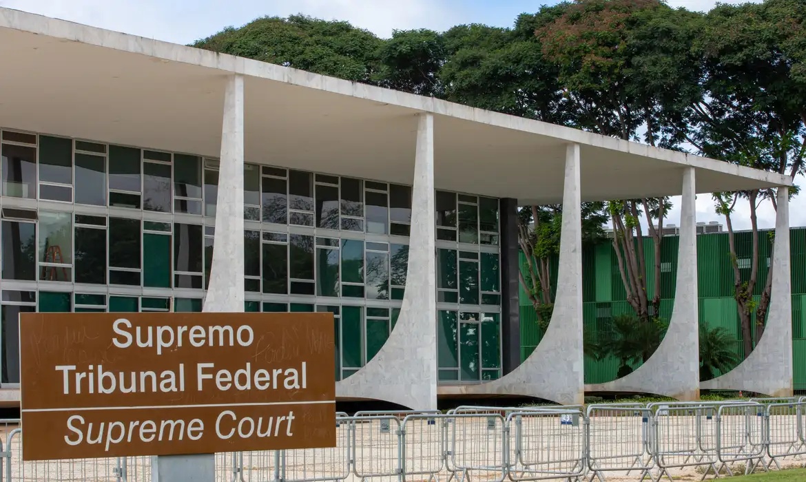 efine prazo de seis meses para registro de federações partidárias