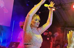 Gabriela Spanic durante show na boate Lights Music Bar (Foto: Rayfran Junior)
