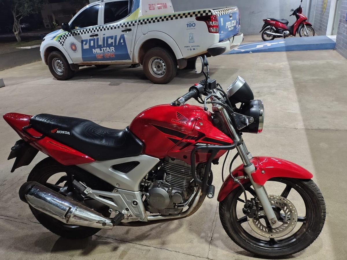 Moto apreendida.