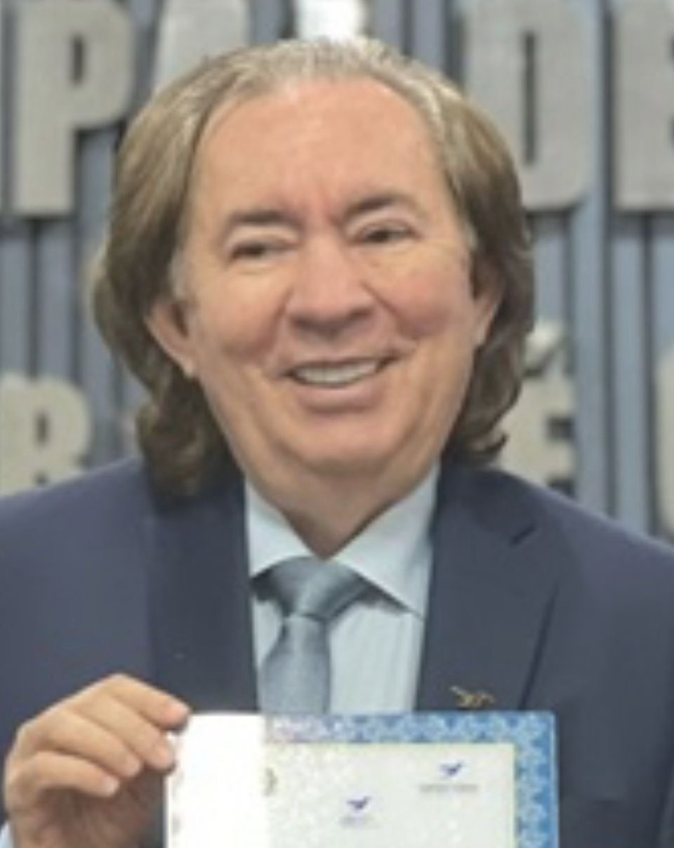 O sempre jovial promotor José Gomes em novo livro
