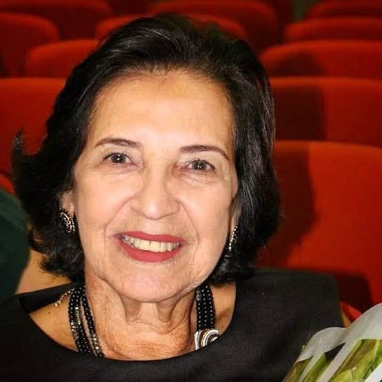 Professora Cecilia Mendes, agora imortal, na APL
