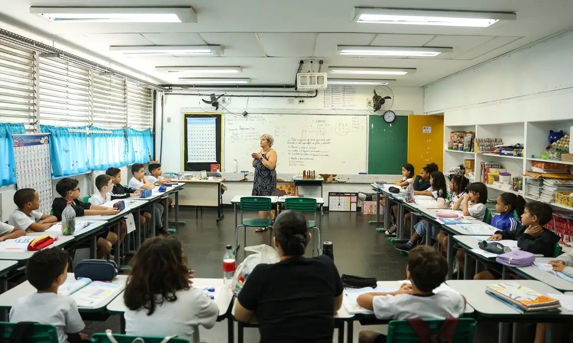 Carteira nacional do professor será entregue em outubro