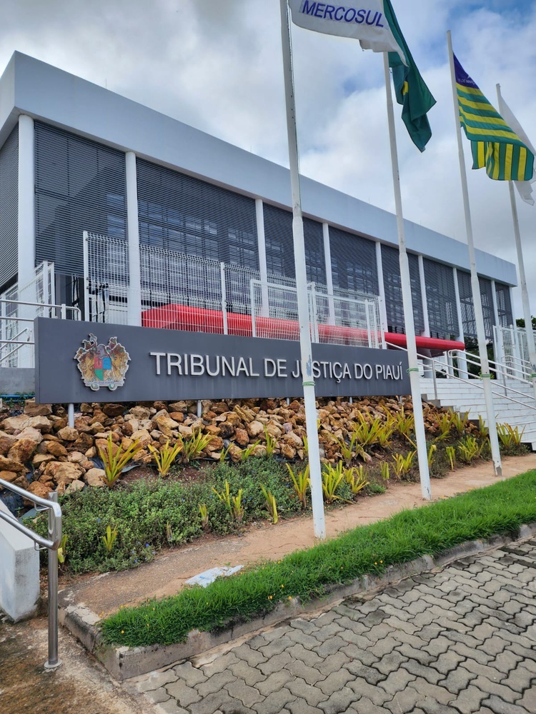 derruba trechos de lei que restringiam participação de PCDs em concursos