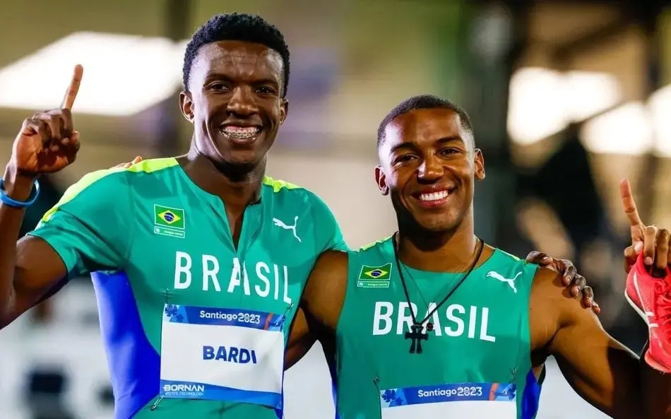 Felipe Bardi e Erik Cardoso após disputa em Santiago 2023