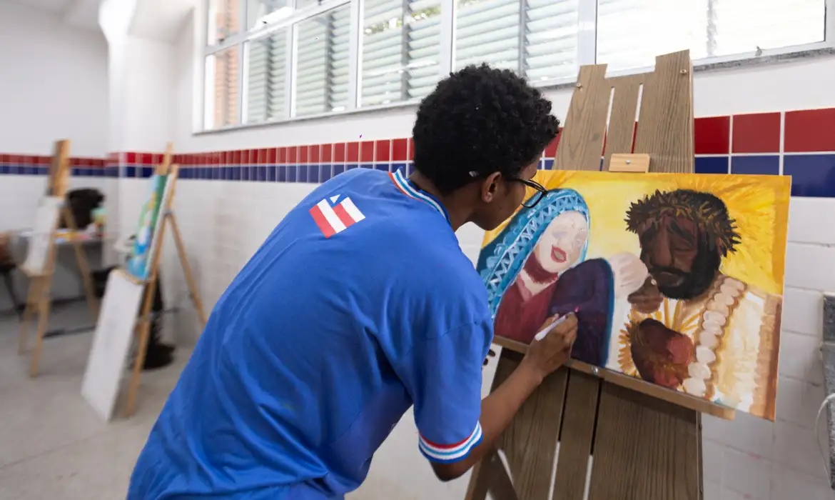 lançam arte e cultura nas escolas de tempo integral