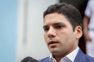Leonardo Sobral: Parece que as coisas não andam muito bem nos cofres do DER. Tem corte de obras na construtora preferida (Foto: Reprodução)