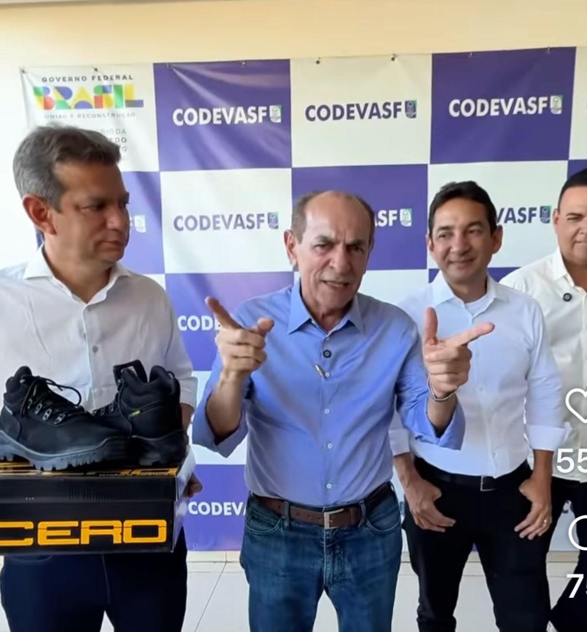 Marcelo Castro e filhos usando a Codevasf em ação eleitoral em São Raimundo Nonato