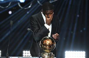 Ousmane Dembélé venceu a Bola de Ouro (Foto: Divulgação/France Football)