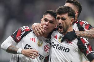 Rubro-Negro comemora vitória sobre o Corinthians (Foto: Divulgação)